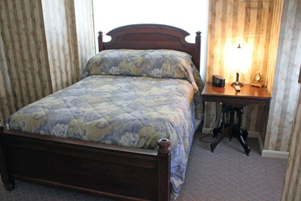 Graw Suite Bedroom